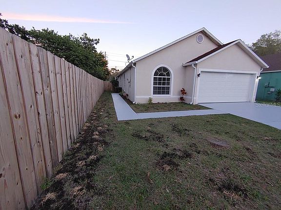 5th image of 9964 Dean Oaks Ct