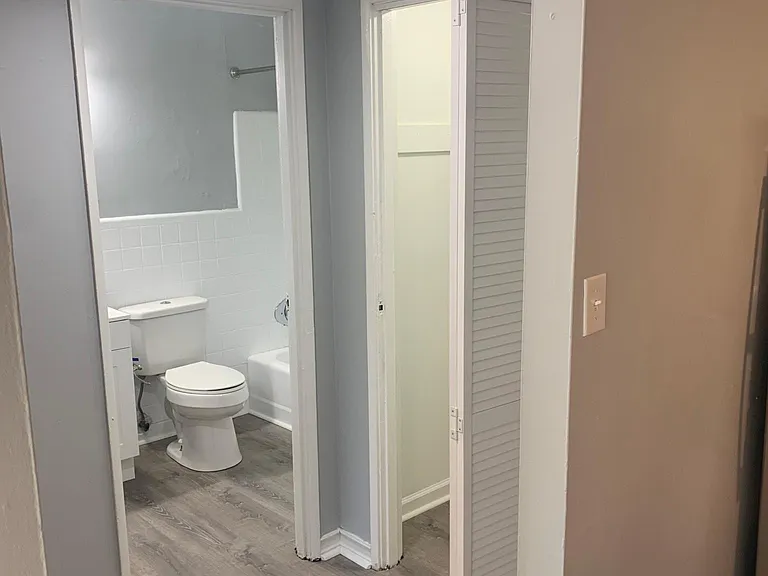 922 Western Ave #2 — Photo 5
