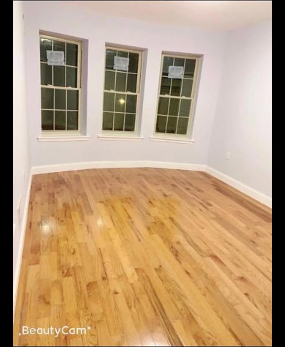 1 bed, 2300 sqft, $700 — Photo 3
