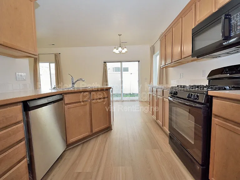 7830 N Mather Ct — Photo 13