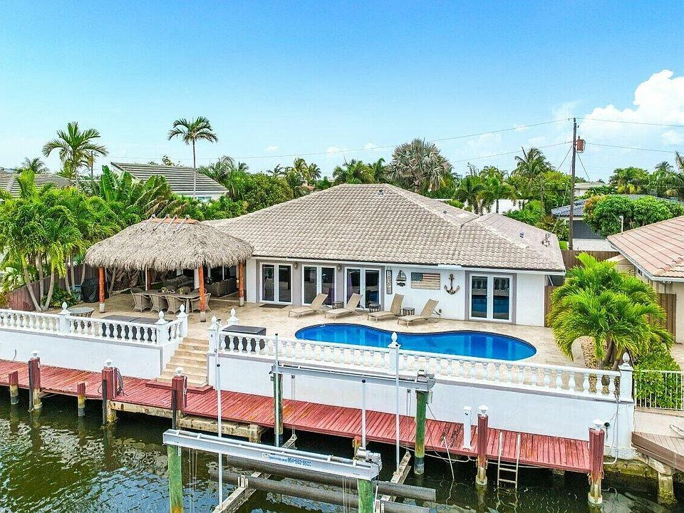 1st image of 41 Castle Harbor Isle Drive