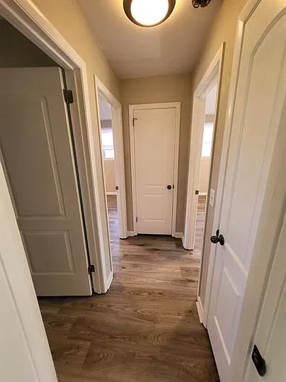 2 bed, 933 sqft, $1,372 — Photo 4