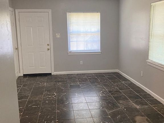 5th image of 128 Cherry Ct