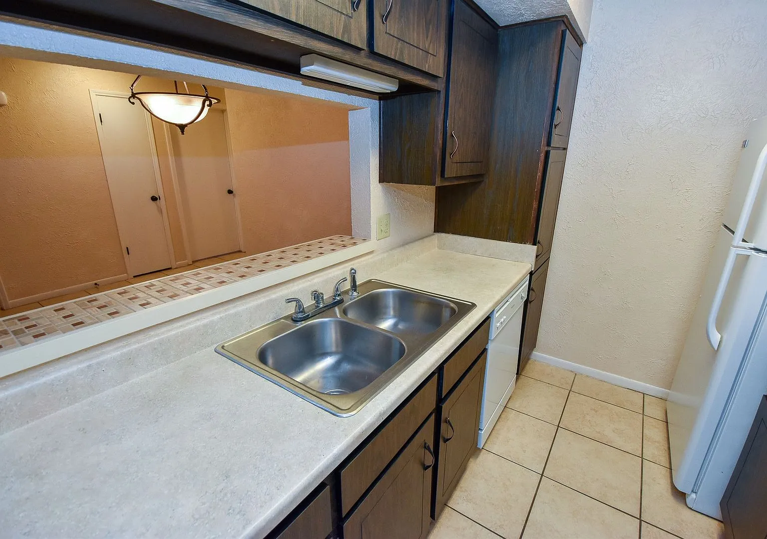 2 Bedroom 2 Bath Patio Home With 1010 Sf — Photo 4