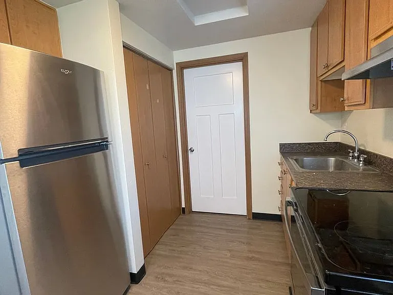 Churchill Village Apartments — Photo 17