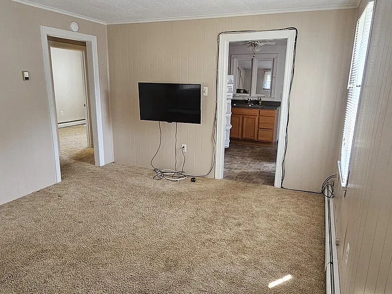 411 S Market St — Photo 5