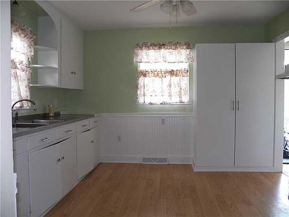 5th image of 1054 Athalia Ave