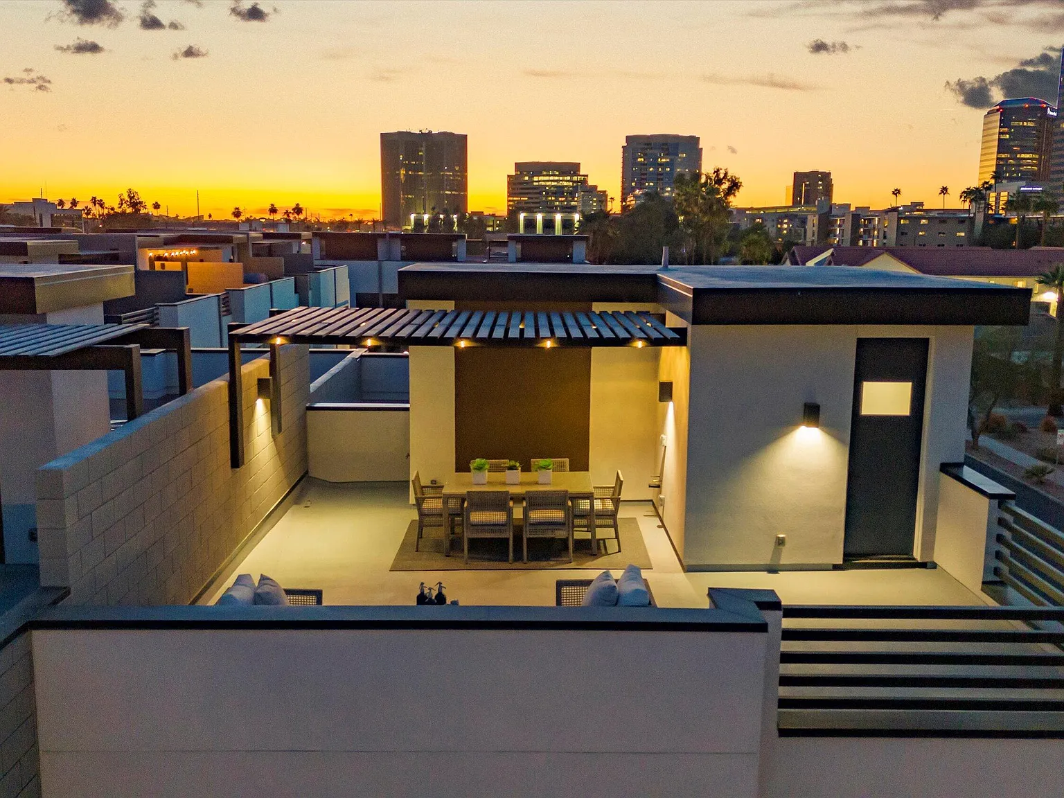 2 bed, 2.5 bath, 1881 sqft, $3,300 — Photo 2