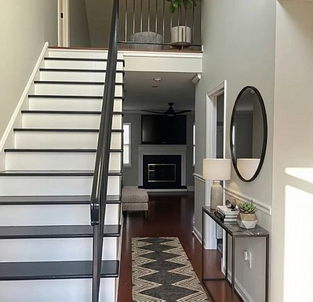 4th image of 53 Colby Ct
