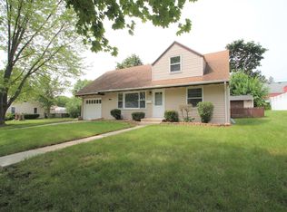 1403 Florist Dr, Rockford, IL 61108