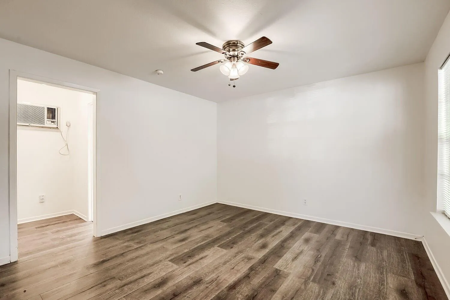 Studio, 1.0 bath, 450 sqft, $1,025 — Photo 3