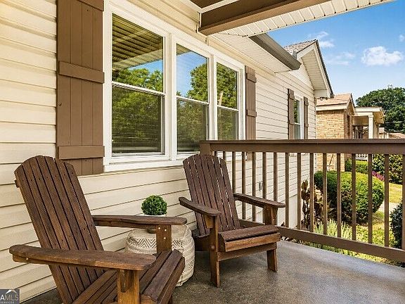 2nd image of 3240 Stratton Ln
