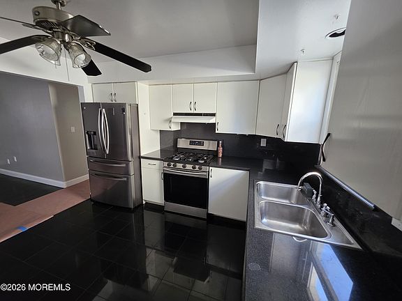 4th image of 71 Newark Pl Floor 1