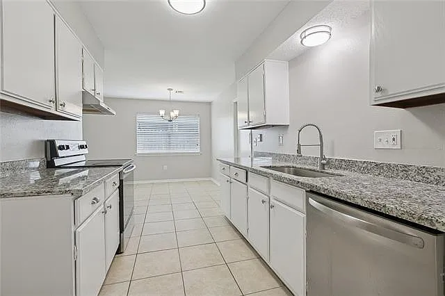 1728 Greenwood Dr — Photo 8