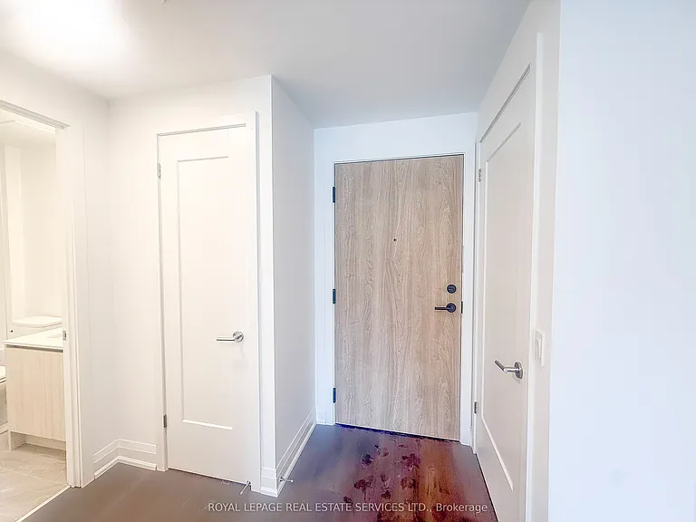 799 The Queensway #105 — Photo 3