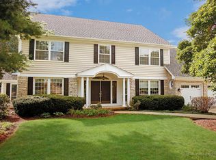 1416 Wendover Ln, Wheaton, IL 60187