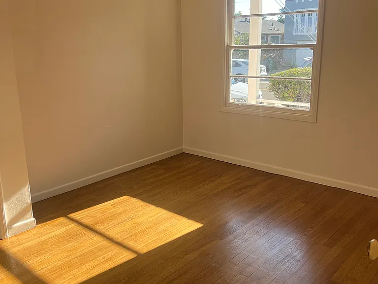 901 Jackson St — Photo 1