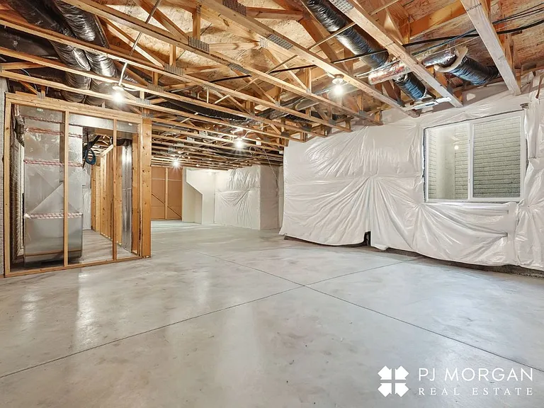5109 N 209th St — Photo 32