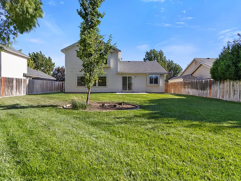 2114 E Olympic Ave — Photo 32