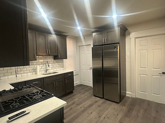 3rd image of 527 41st St Floor 1