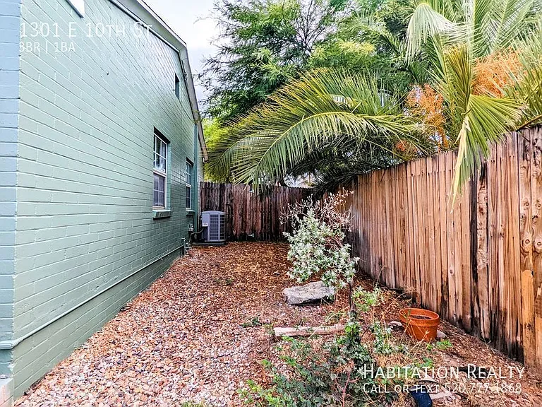 1301 E 10th St — Photo 19