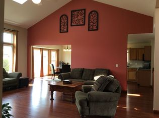 52069 Watkins Glen Dr, Macomb, MI 48042