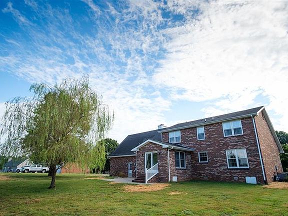 3rd image of 1227 Willow Bend Dr