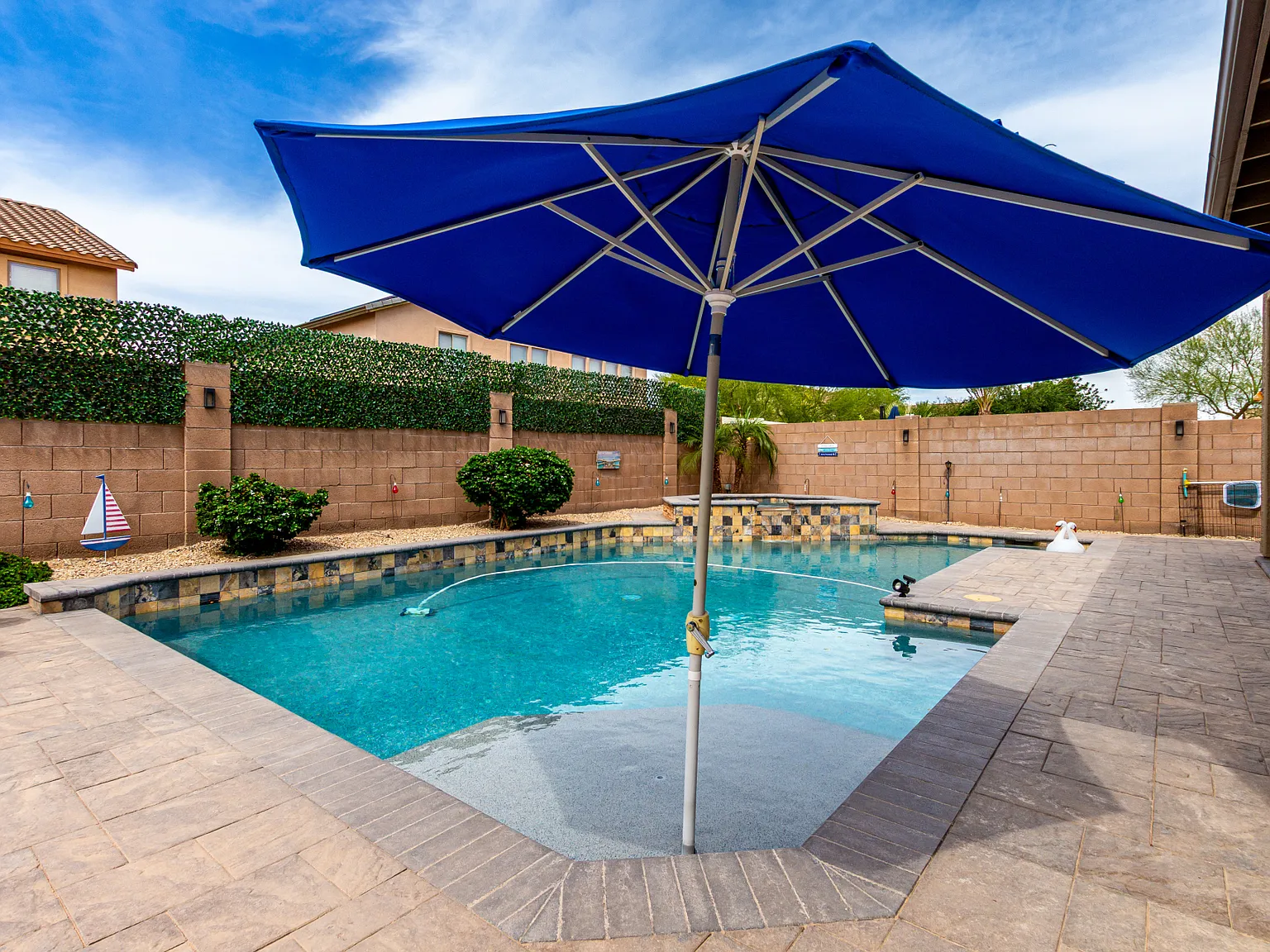 4 bed, 2.5 bath, 3207 sqft, $4,350 — Photo 2