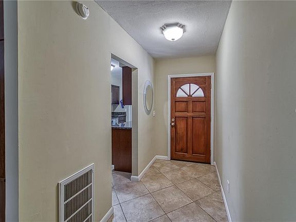 3rd image of 4013 Arroyo Ln