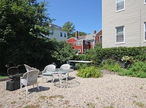 Shared yard