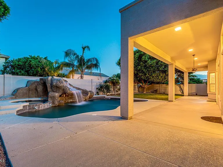 7057 W Greenbriar Dr — Photo 35