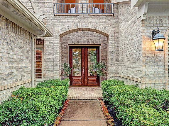 4th image of 6123 Saratoga Springs Ln