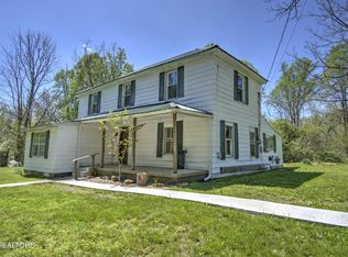 212 Burrville School Rd, Sunbright, TN 37872