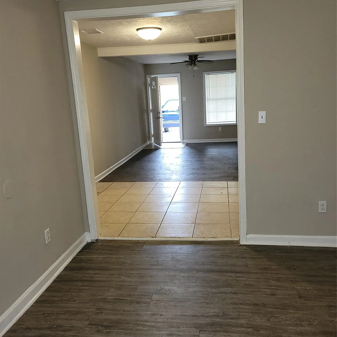 3 bed, 1.5 bath, 1138 sqft, $1,550 — Photo 2