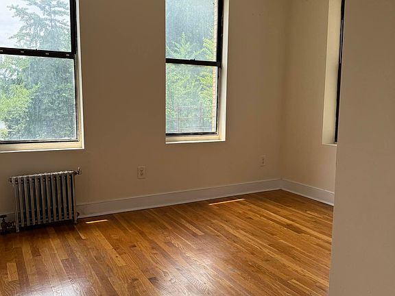 3rd image of 9 Central Park N #23