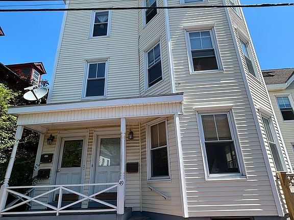 4th image of 49 Sheridan St #1