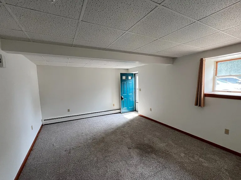 301 E Elm St #BASEMENT — Photo 8