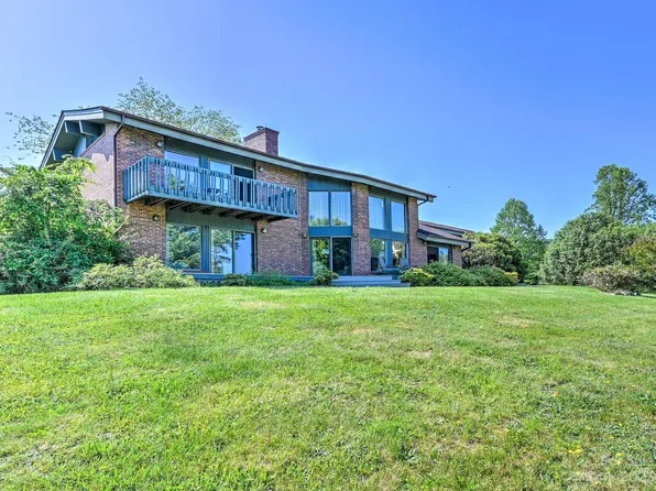 379 Bethany Church Rd, Fairview, NC 28730