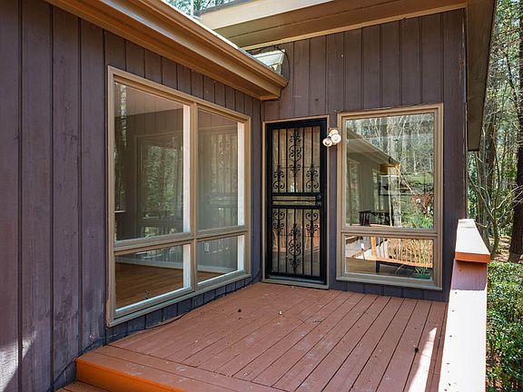 3rd image of 233 Forest Hill Rd