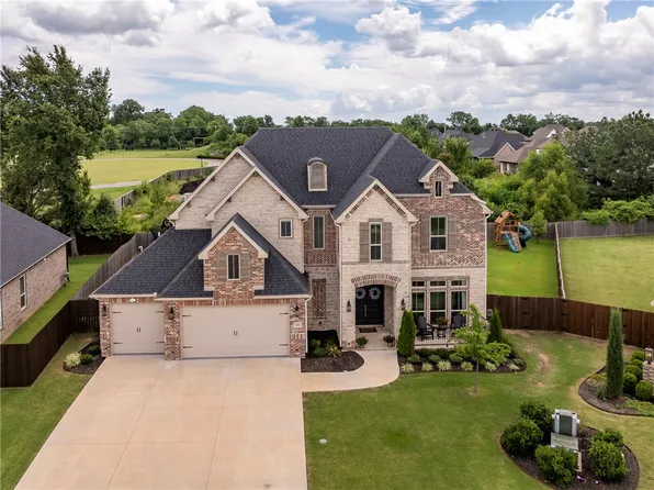 5707 S 58th St, Rogers, AR 72758