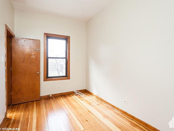 4th image of 2825 N Milwaukee Ave #327