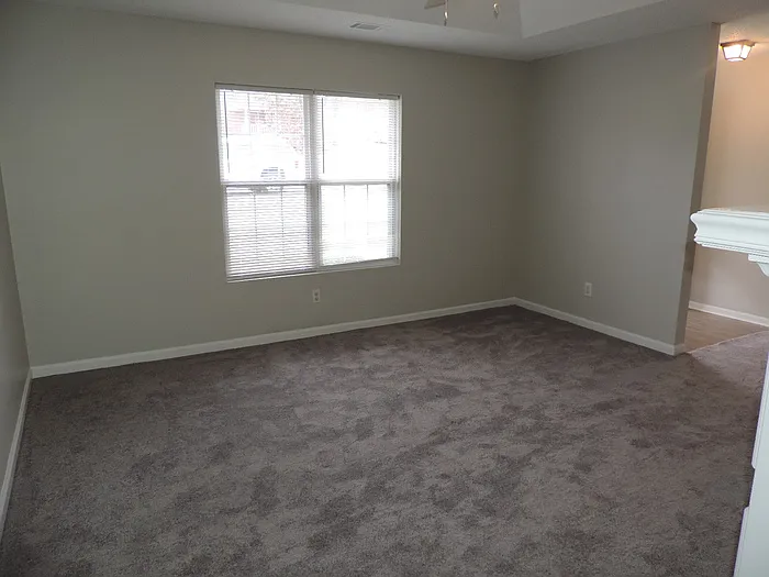 3881 Crest Dr — Photo 14