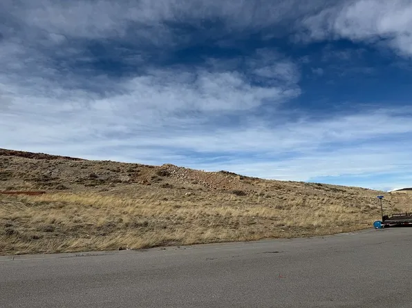 27-29 Scarlet Dr, Rawlins, WY 82301