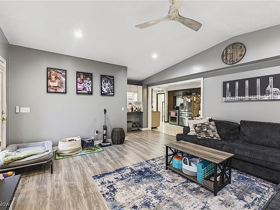 5th image of 29566 Shaker Dr