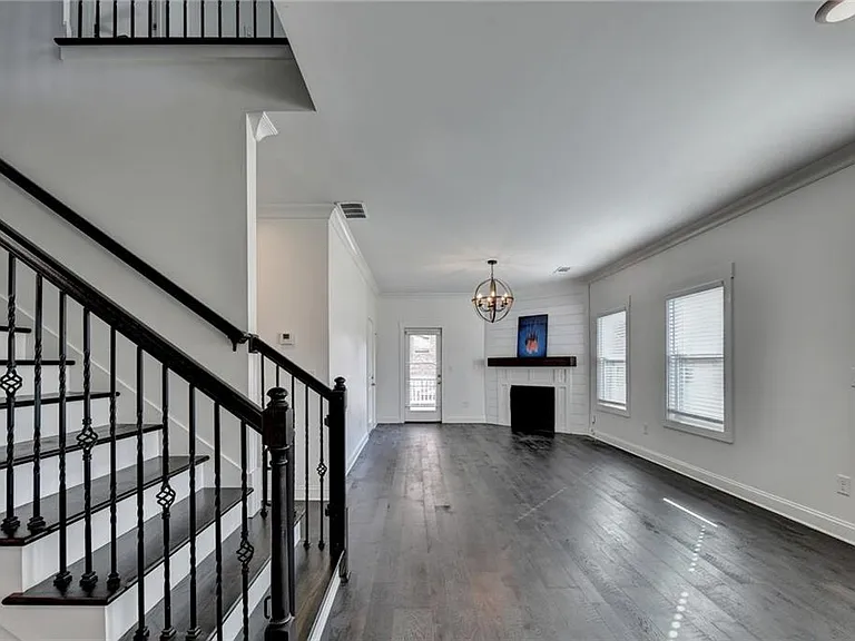 45 Sudderth St — Photo 12