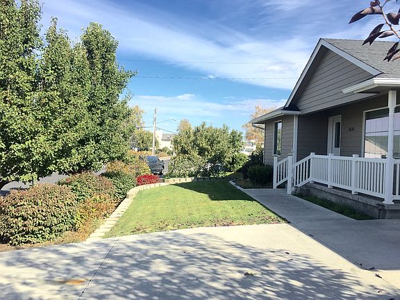2nd image of 1531 S Lakeway Dr