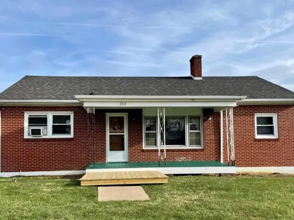 305 N Hampton St, Fries, VA 24330