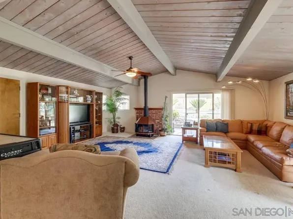 1725 Wind River Rd, El Cajon, CA 92019