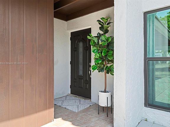 3rd image of 6512 Kendale Lakes Dr APT 902