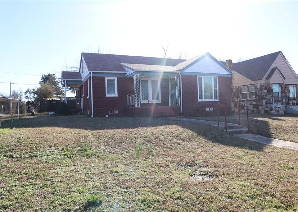 1st image of 2324 NE 26th St